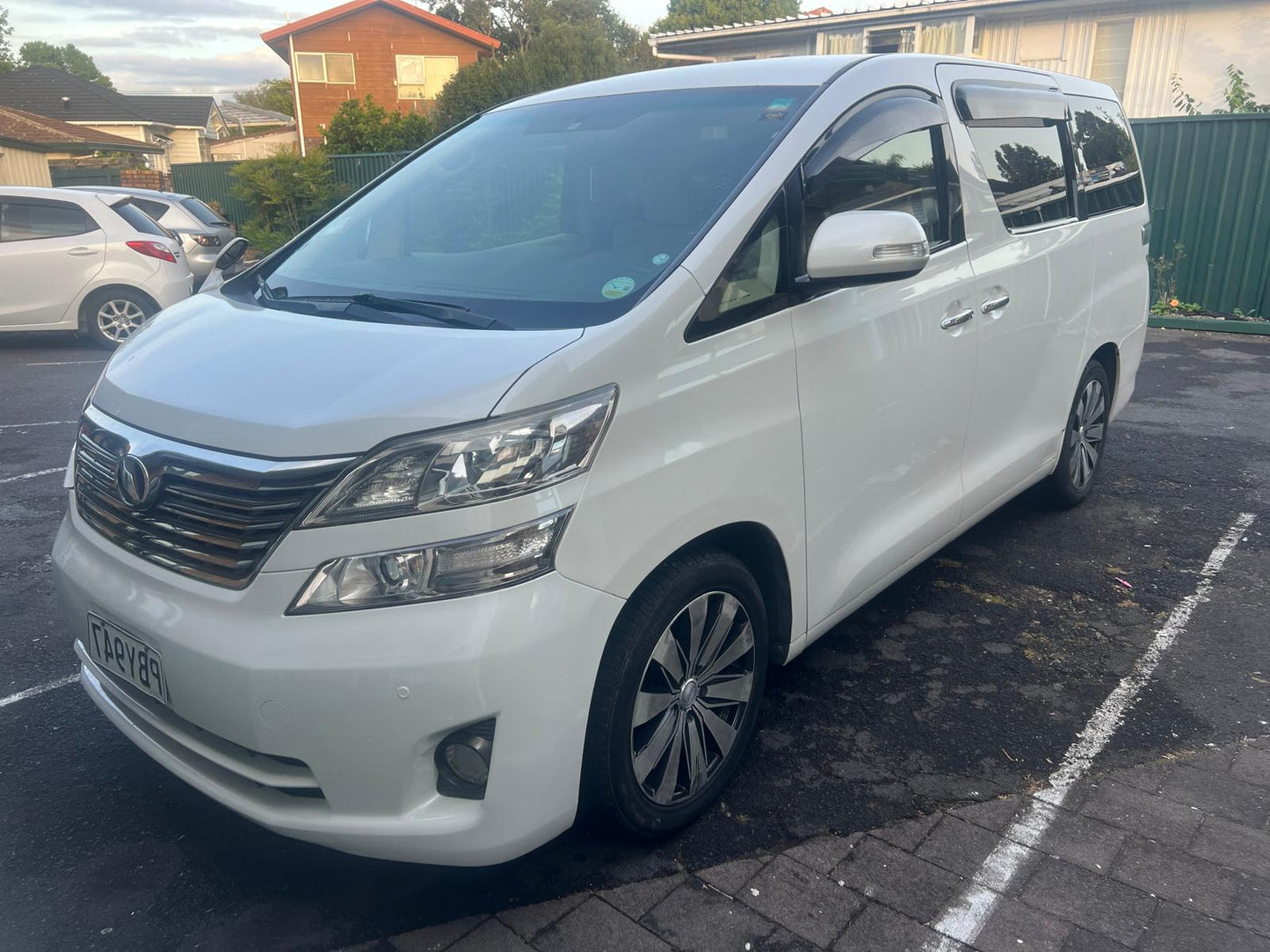 TOYOTA VELLFIRE 2.4X The Vellfire