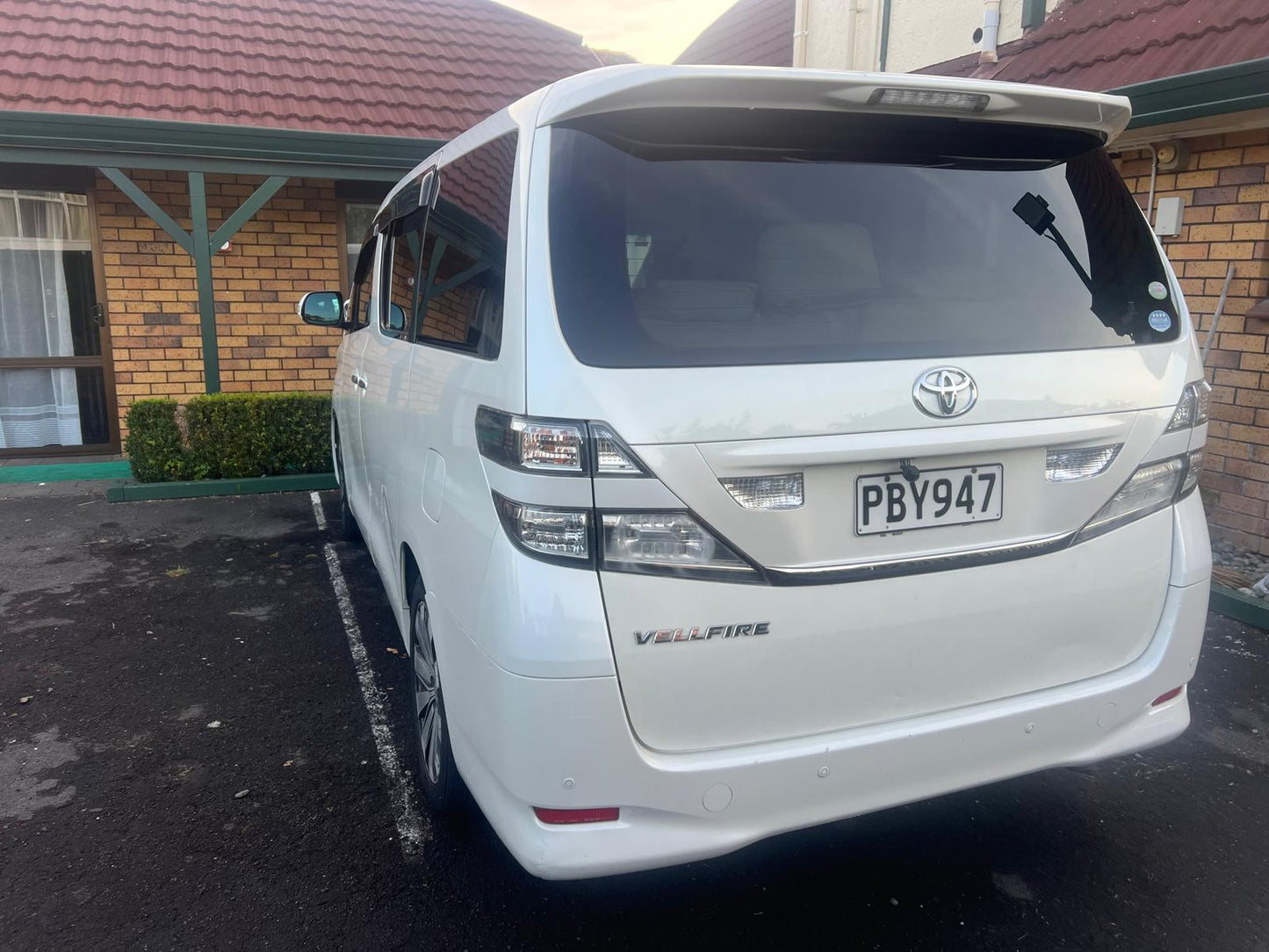 TOYOTA VELLFIRE 2.4X The Vellfire