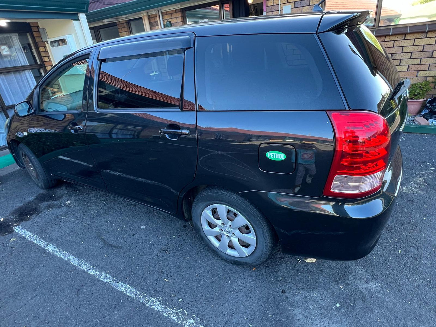 TOYOTA WISH (DXQ) BEI