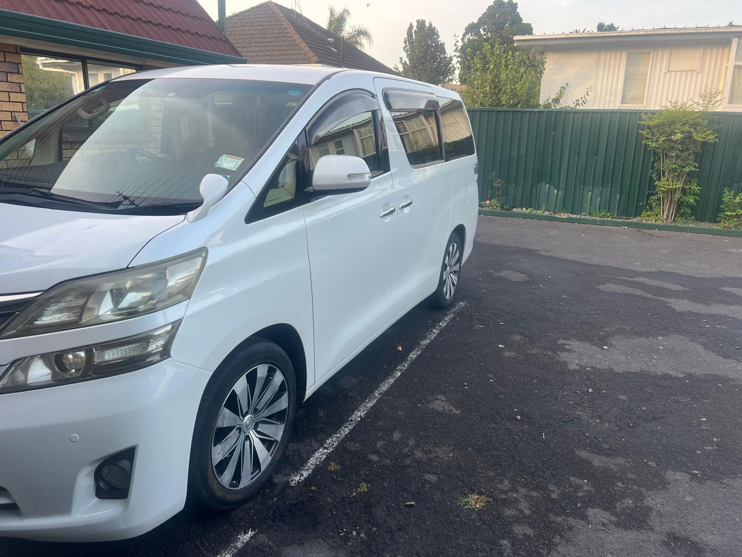 TOYOTA VELLFIRE 2.4X The Vellfire